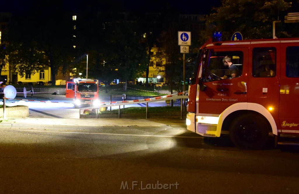 Einsatz BF Messerstecherei Koeln Neustadt Nord Eberplatz Platzmitte P024.JPG - Miklos Laubert